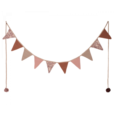 PINK MAILEG GARLAND