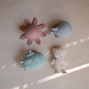 BATH TOYS PACK 4...